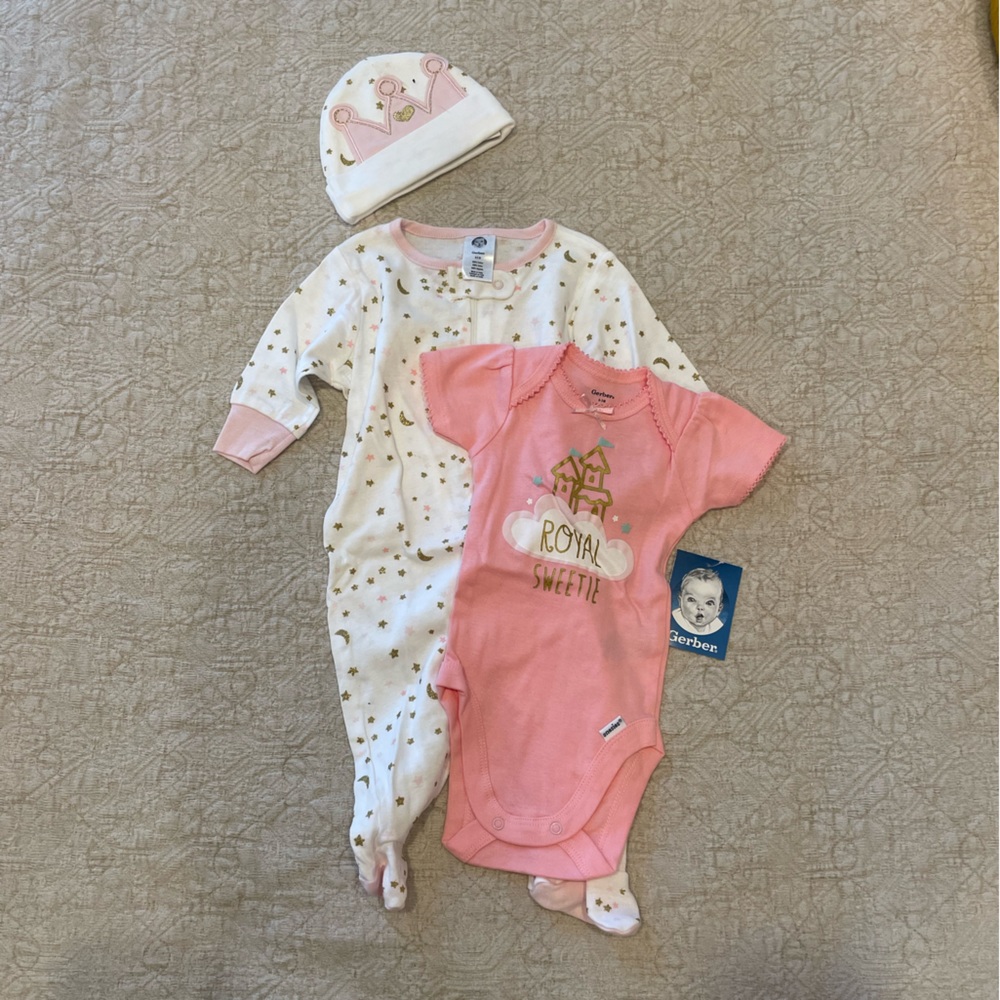 NWT Gerber onesie and pajamas + hat